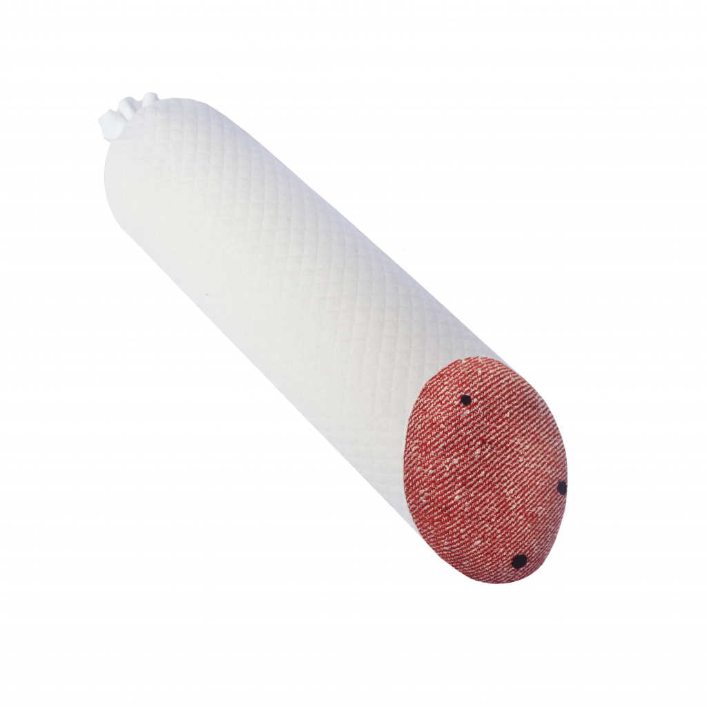Die Nackenrolle von Aufschnitt Berlin ist ein gemütliches Nackenkissen in textilem Wurstdesign. Das Wurstkissen erhält seine Fleischoptik durch seine aufgeschnittene Seite.