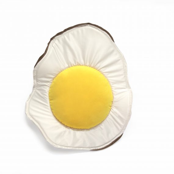 FL4.004_Fried_egg_pillow_2